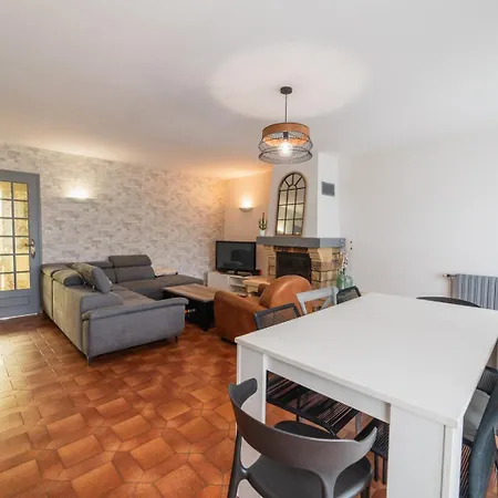 Konukevi Maison Familiale A 10 Min Du Futuroscope 3*